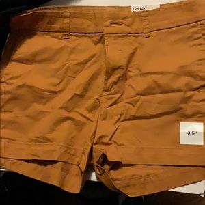 Old navy shorts (size 6) brand NEW